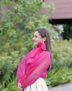 Rashami Desai Pics: इन फोटो में रश्मि देसाई लग रही हैं कमाल, तस्वीरें देखने पर नहीं हटेंगी नजरें