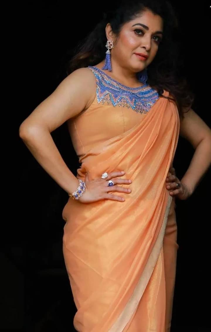 மின்சார பூவே பெண் பூவே..!