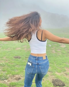 Shalini Pandey: చిల్ అవుతోన్న 'అర్జున్ రెడ్డి' బ్యూటీ - ట్రిప్ ఫొటోస్ 