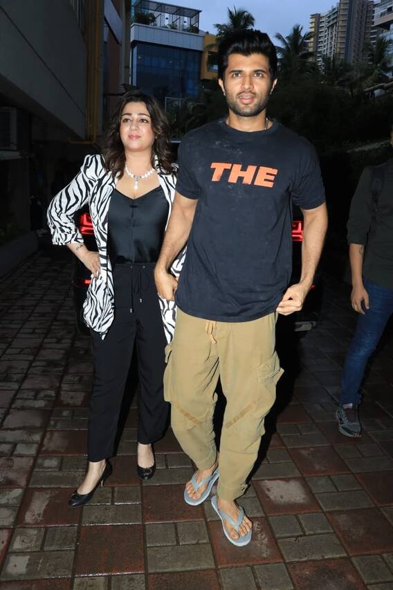 Liger Mumbai Live : స్టెప్ వేసిన Ranveer Singh... Vijay Devarakonda | Liger trailer | ABP Desam