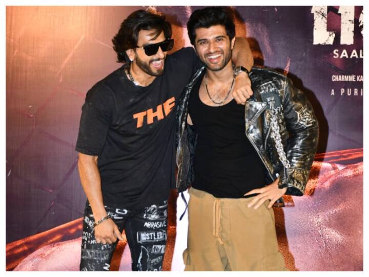Vijay Deverakonda Wears Chappals To 'Liger' Trailer Launch, Ranveer Singh Trolls Him  Vijay Deverakonda Wears Chappals To 'Liger' Trailer Launch, Ranveer Singh Trolls Him 