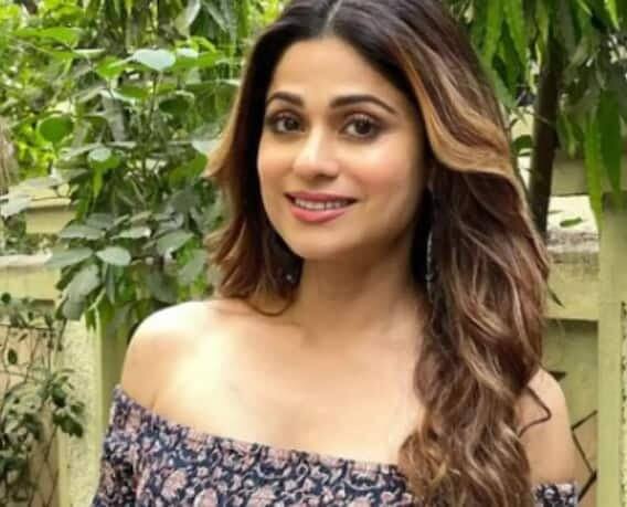 બોલિવૂડ અભિનેત્રી શમિતા શેટ્ટીએ 'ખતરો કે ખિલાડી 9'માં પોતાનો હાથ અજમાવ્યો હતો. તે સિઝનમાં અભિનેત્રીએ પ્રતિ એપિસોડ માટે 2-3 લાખ રૂપિયા ચાર્જ કર્યા હતા.