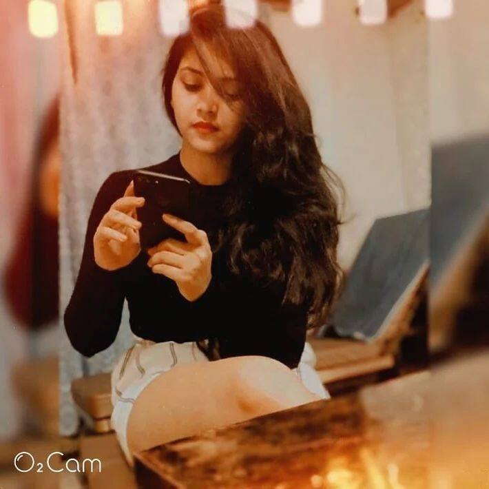 సోషల్ మీడియాలో యాక్టివ్ గా ఉండే అమూల్య లేటెస్ట్ ఫొటోస్ వైరల్ అవుతున్నాయ్