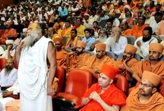 Rajkot: જાણો ગુજરાતમાં કોણ આપી રહ્યું છે સાધુ સંતોને ધમકી, રાજકોટમાં સીઆર પાટિલને કરવામાં આવી રજૂઆત