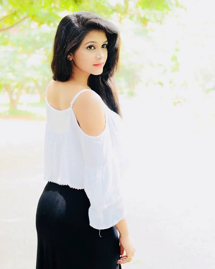 కార్తీకదీపం సీరియల్ లో జ్వాల (శౌర్య) గా బుల్తితెర ప్రేక్షకులను మెప్పిస్తోన్న ఈమెపేరు అమూల్య గౌడ.