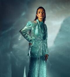 PHOTO: वयाच्या 48 व्या वर्षीही मलायका अरोरा दिसते ग्लॅमरस; पाहा अनोखी स्टाइल!