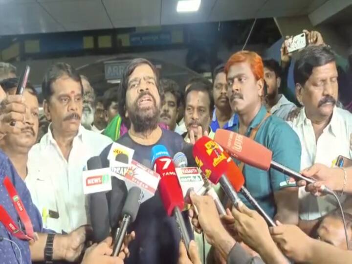 Silambarasan TR’s Father T Rajendar To Return Home in Chennai After Medical Treatment in US ''திருமகள்..மருமகள் வருவாள்'' - சென்னை திரும்பிய டி. ராஜேந்திரன் சொன்ன ஹேப்பி நியூஸ்