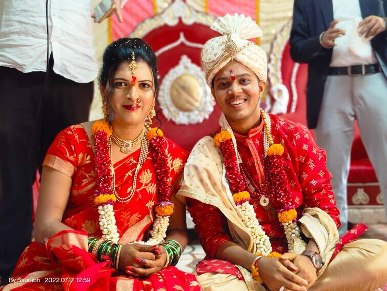 Pune: Transgender Couple Working At PCMC Gets Married Pune Transgender Marriage: अनोख्या लग्नाची हृदयस्पर्शी कहाणी! दोन तृतीयपंथीयांनी केलं धुमधडाक्यात लग्न
