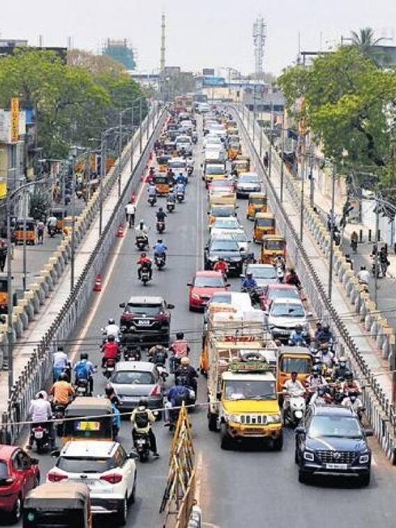 சென்னை பரபரப்பான ட்ராஃபிக்கில் கார் ஓட்டுபவரா... இதோ உங்களுக்கான டிப்ஸ்!