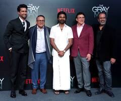 Dhanush :  धनुषचा 'देसी लूक';  'द ग्रे मॅन' च्या प्रीमिअरला लावली हजेरी