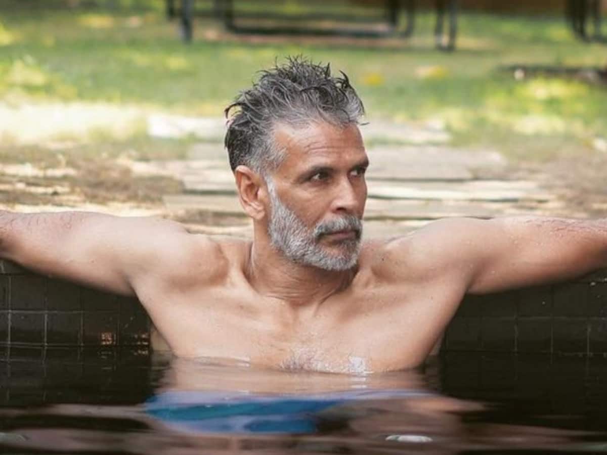 Ranveer Singh ही नहीं ये सितारे भी कैमरे के सामने उतार चुके हैं कपड़े, लिस्ट में आमिर खान का भी नाम शामिल