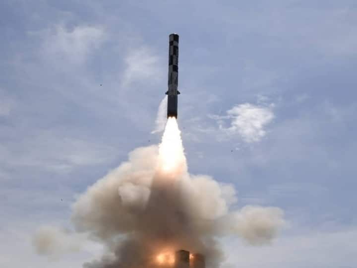 North Korea Fires Unidentified Ballistic Missile Citing Seoul Military AFP Reports North Korea Ballistic Missile Test: उत्तर कोरिया ने फिर दागी बैलेस्टिक मिसाइल, कुछ दिनों पहले भी किया था परीक्षण
