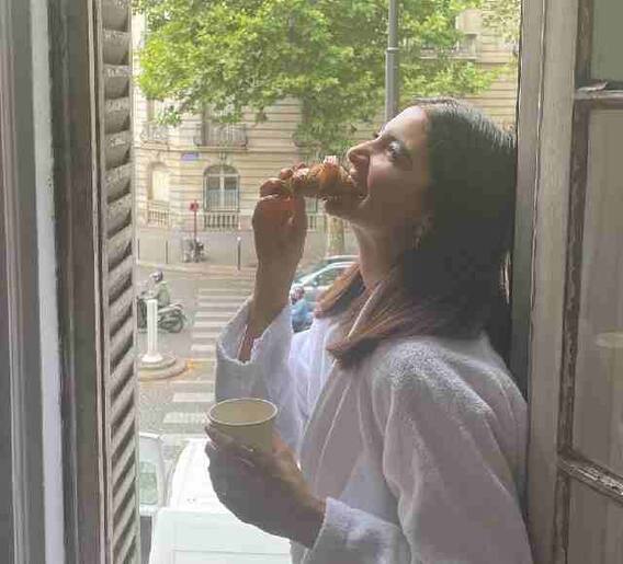 अनुष्का शर्मा पॅरिसमध्ये लुटतेय सुट्ट्यांचा आनंद!