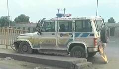 આણંદ બાદ વડોદરામાં પોલીસ પર હુમલો, પોલીસ વાન પર ટ્રક ચઢાવી  દેવાનો પ્રયાસ