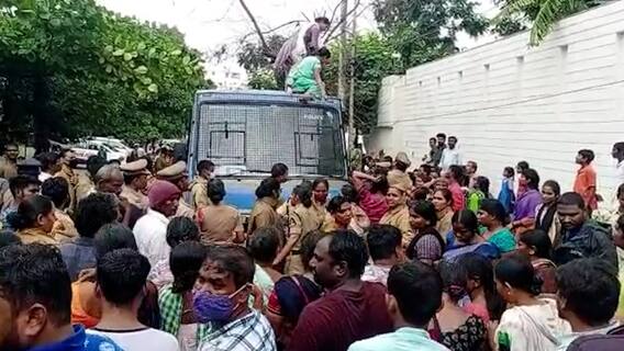 Tensinon at Jubilee Hills No.45 : జూబ్లీహిల్స్ Road no.45లో ఉద్రిక్తత | ABP Desam