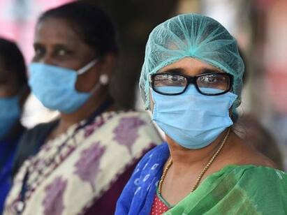 Tamil Nadu logs 2,033 new Covid -19 cases, ONE death in 24 hours TN Corona Update : அப்பாடா.. தமிழ்நாட்டில் குறையும் கொரோனா தொற்று பாதிப்பு.. இன்றைய நிலவரம் என்ன?