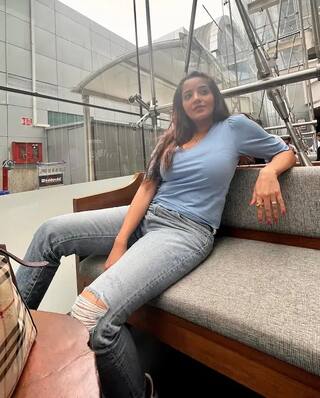 ભોજપુરી હૉટ સ્ટારે ચા પીતા કરાવ્યુ સિમ્પલ લૂકમાં ફોટોશૂટ, ખુદ શેર કરી તસવીરો......