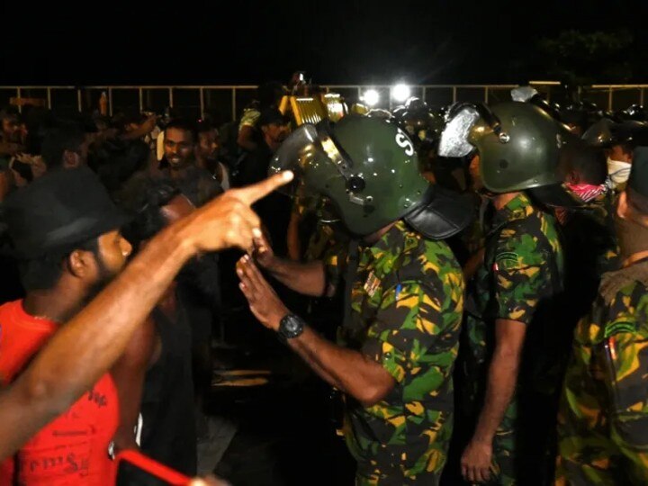 Sri Lankan protest: இலங்கையில், ஆர்ப்பாட்டக்காரர்கள் மீது ராணுவம் தாக்குதல்; மனித உரிமை ஆணையம் கண்டனம்