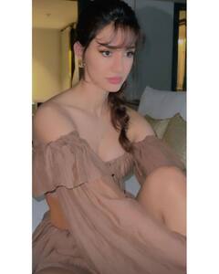 Disha Patani : ऑफ शोल्डर ड्रेसमध्ये दिशा पाटणीचा मनमोहक अंदाज, पाहा फोटो