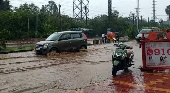 Heavy Rain Scare In Hyderabad: భాగ్యనగరాన్ని వణికిస్తున్న భారీ వానలు, ప్రజల ఇబ్బందులు| ABP Desam