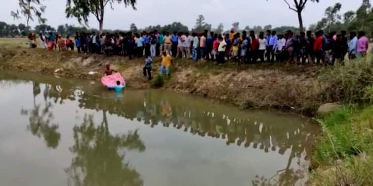 South Dinajpur News: Dead bodies of mother and 2 children are floating in the pond, the cause of death is unclear South Dinajpur News: পুকুরে মা ও ২ সন্তানের মৃতদেহ উদ্ধার, মৃত্যুর কারণ ঘিরে ধোঁয়াশা