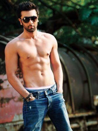 Ranveer Singh ही नहीं ये सितारे भी कैमरे के सामने उतार चुके हैं कपड़े, लिस्ट में आमिर खान का भी नाम शामिल