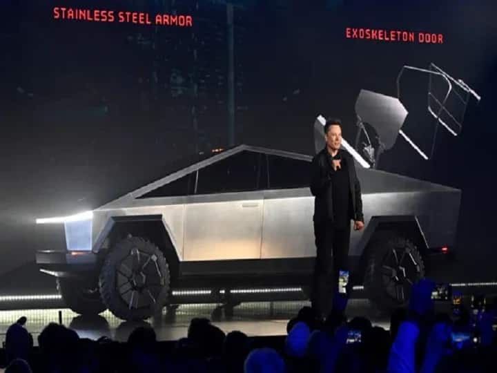 Elon Musk reveals CyberTruck to be delivered to customers in mid-2023 Tesla: एलन मस्क ने बताया कब शुरू होगी CyberTruck की डिलीवरी, फ्यूचरिस्टिक है डिजाइन