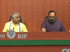 West Bengal: ED छापेमारी को लेकर बीजेपी का ममता बनर्जी पर हमला, कहा- बंगाल की जनता के पैसे की लूट