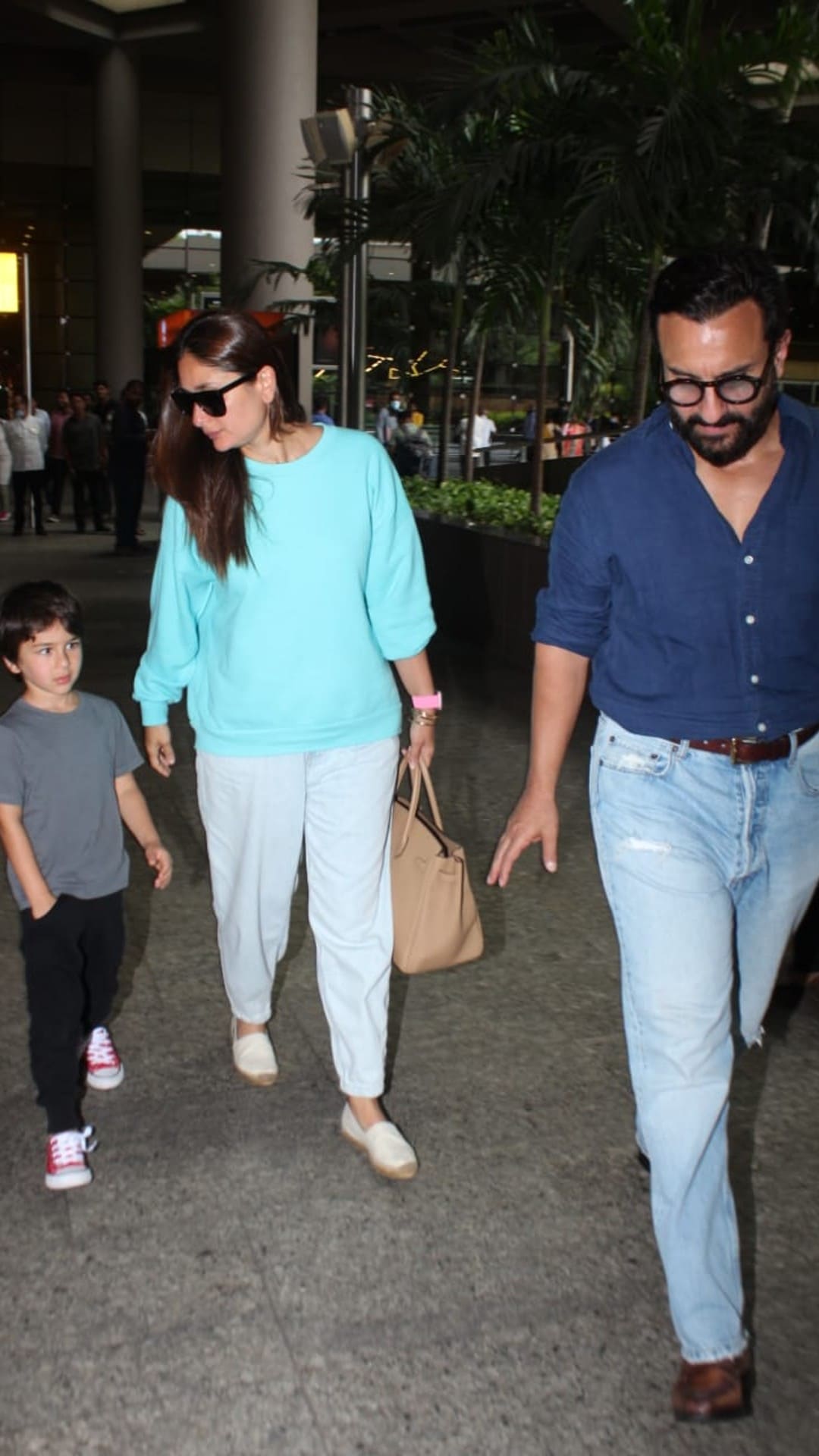 Kareena Kapoor Khan's Go-To Airport Staple: Sweatshirts