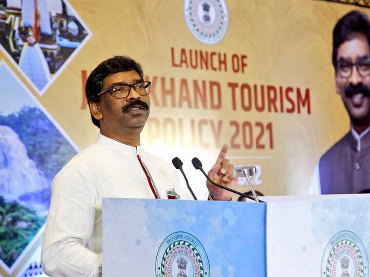 CM Hemant Soren launched the Jharkhand Tourism Policy 2021 at an event in Delhi Jharkhand: 'जंगलों में नक्सलियों की गोली नहीं, सैलानियों के ठहाके गूंजे', झारखंड की नई पर्यटन नीति जारी कर बोले CM सोरेन