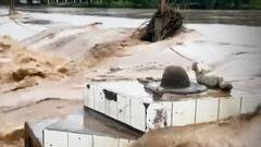 India Rains: जब बीच सैलाब में फंसे सैलानियों के लिए मसीहा बनकर आए पुलिसवाले