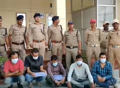 Uttarakhand: पौड़ी में डेढ़ करोड़ की अवैध लीसा बरामद, पुलिस ने तीन ट्रकों को सीज कर 5 तस्करों को किया गिरफ्तार