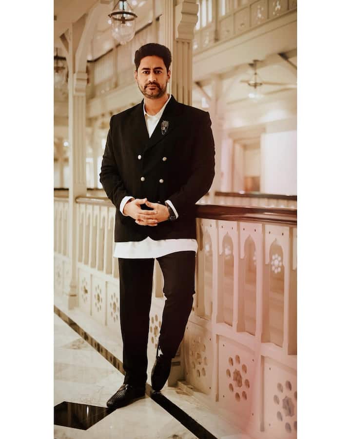 ‘देवों के देव...महादेव’ फेम एक्टर मोहित रैना (Mohit Raina) ने भी टीवी से दूरी बनाकर अब ओटीटी में धमाल मचा रहे हैं. उनकी सीरीज ‘भौकाल’ ने दर्शकों के बीच धमाल मचा दिया था. वह ‘मुंबई डायरीज़ 26/11’ ओटीटी सीरीज में भी काम कर चुके हैं.