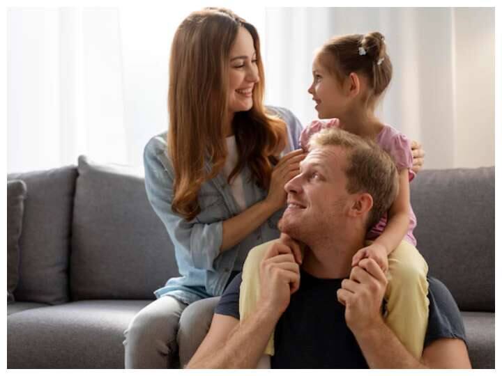 Parenting Tips: Working Parents to spend quality time with your child make love bond stronger Parenting Tips: वर्किंग पेरेंट्स इन टिप्स को अपनाकर दे सकते हैं बच्चों को क्वालिटी टाइम