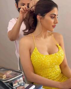 નિક્કી તંબોલીનો યલ્લો ડ્રેસમાં કાતિલ અંદાજ, જુઓ હોટ તસવીરો