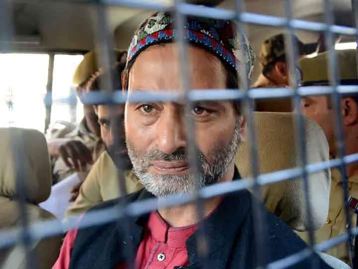 Terrorist Yasin Malik started hunger strike in Tihar Jail demanded this ANN Yasin Malik Hunger Strike: तिहाड़ जेल में भूख हड़ताल पर बैठा अलगाववादी नेता यासीन मलिक, कर रहा है यह मांग
