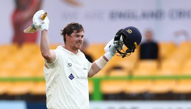 Sam Northeast first to score 400 in County Championship since Brian Lara's 501 in 1994 Sam Northeast: লারার কীর্তির ২৮ বছর পর কাউন্টি ক্রিকেটে চারশো পেরলেন কোনও ব্যাটার