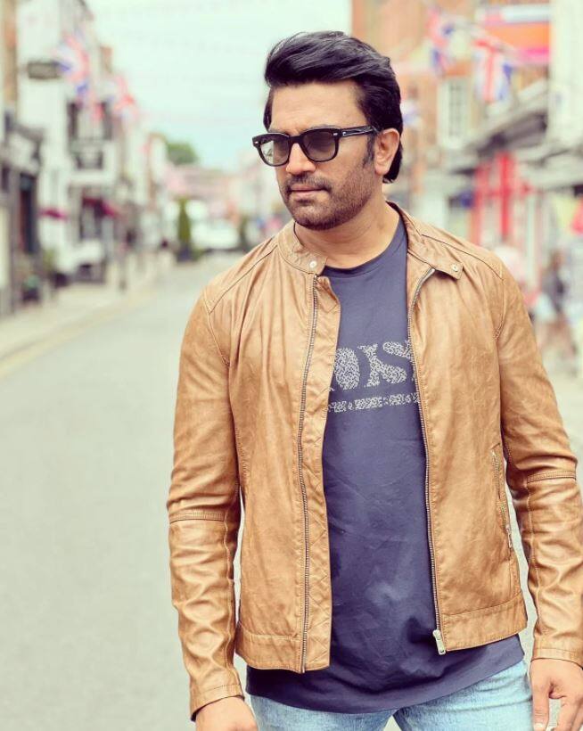 ‘सात फेरे’ फेम एक्टर शरद केलकर (Sharad Kelkar) कई टीवी सीरियल्स में काम कर चुके हैं. शरद ने सीरियल्स और फिल्मों में काम करने के बाद ‘द फैमिली मैन’ और ‘स्पेशल ओपीएस’ से ओटीटी पर वापसी की.