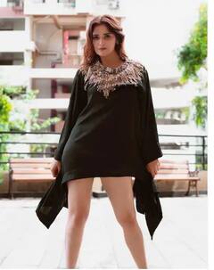 ਬਲੈਕ ਸ਼ਾਰਟ ਡਰੈੱਸ ਪਹਿਨ ਕੇ Arti Singh ਨੇ ਦਿਖਾਇਆ ਗਲੈਮਰਸ ਲੁੱਕ