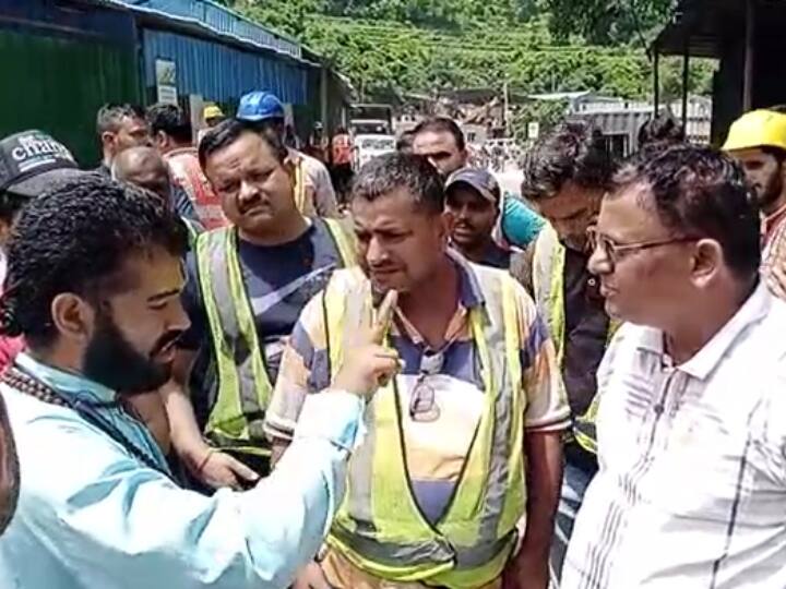 Rudraprayag Anger among villagers over rail project alleging discrimination against youth of village ANN Rudraprayag News: रुद्रप्रयाग में रेल परियोजना को लेकर ग्रामीणों में गुस्सा, गांव के युवकों के साथ भेदभाव का आरोप