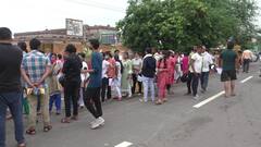 REET Exam 2022: भरतपुर में रीट परीक्षा को लेकर प्रशासन चौकस, परीक्षा केंद्रों पर परीक्षार्थियों की लगी हैं लंबी कतारें, देखें- इन तस्वीरों में