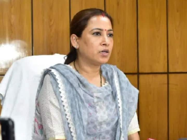 Minister Rekha Arya Letter Controversy starts on Uttarakhand cabinet minister Rekha Arya Letter about Jalabhishek Uttarakhand News: उत्तराखंड की कैबिनेट मंत्री रेखा आर्य के लेटर पर हुआ विवाद, अधिकारियों को दिए गए हैं शिवालयों में जलाभिषेक के आदेश