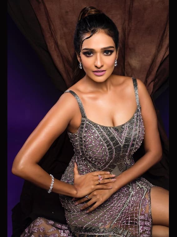 भाग्य लक्ष्मी की सीधी-साधी लक्ष्मी रियल लाइफ में है बेहद ग्लैमरस