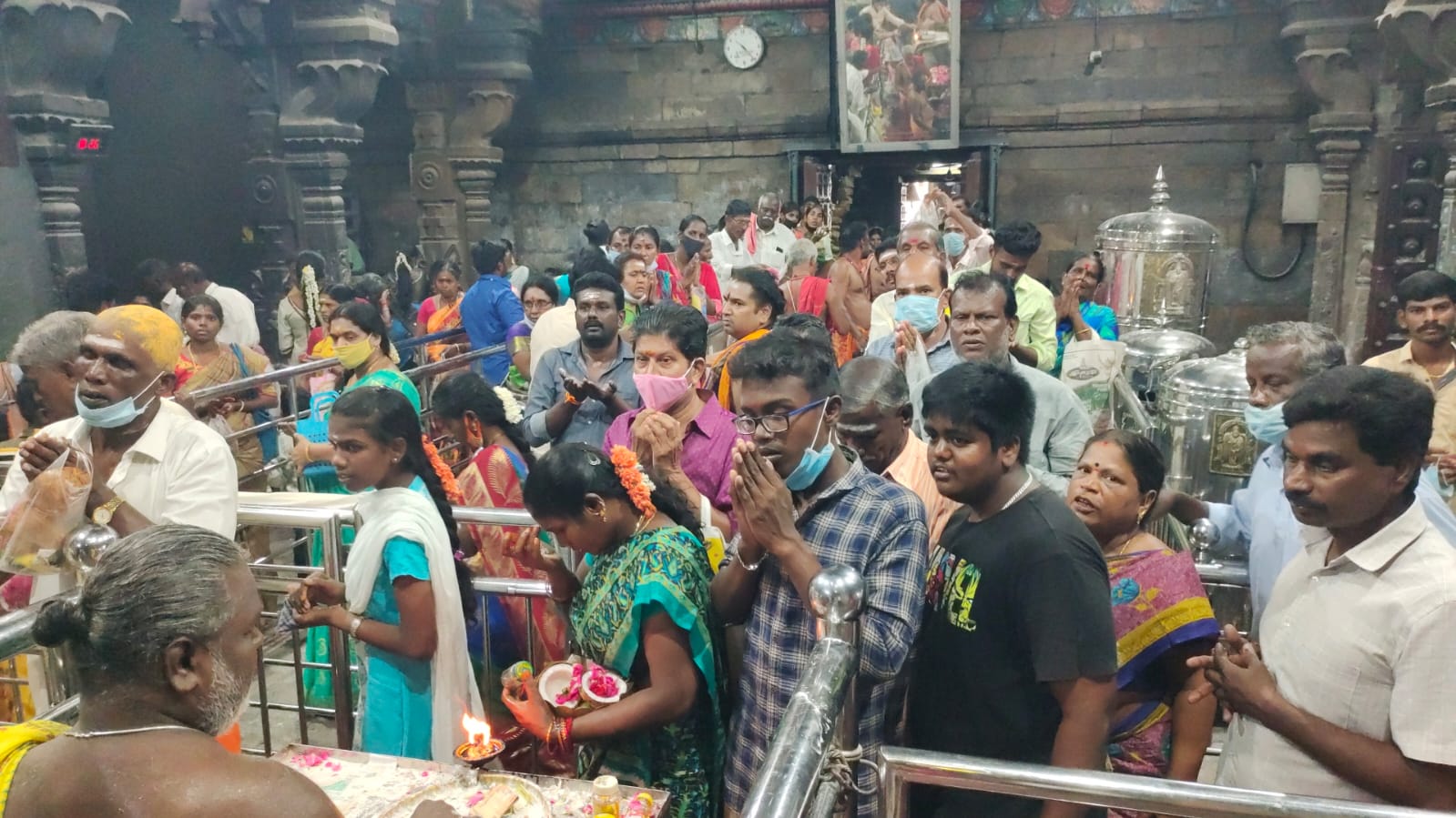 தஞ்சாவூரில் ஆடிக்கிருத்திகையில் ஆறுமுகனை தேடி வழிபட்ட பக்தர்கள்