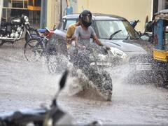 Hyderabad Weather Update: आज सुबह हुई बारिश से हैदराबाद के कई इलाके बने तालाब, मौसम विभाग ने अगले तीन दिन के लिए जारी की ये अलर्ट