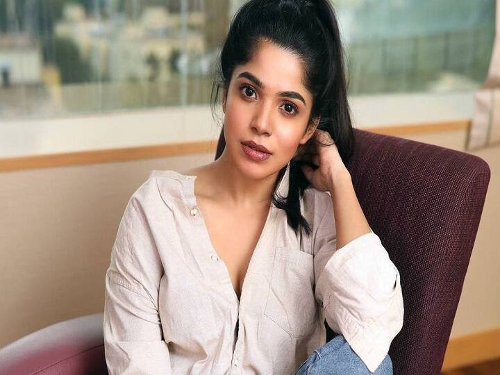Bachelor actress divya barathi interview Divya Bharathi : அப்பா இல்லை.. அம்மாவுக்காக இதை நான் செய்யணும்... திவ்ய பாரதியின் மறுபக்கம்!