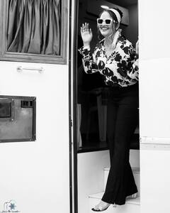 Anasuya Photos: రెట్రో గెటప్ లో నవ్వులు చిందిస్తూ అదరగొడుతున్న అనసూయ