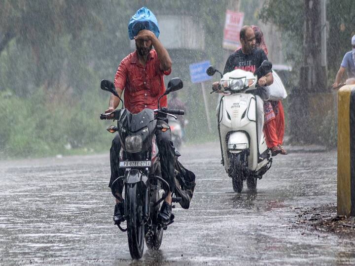 Punjab Weather Forecast Today 23 July 2022 IMD Alert for Rain in Amritsar Jalandhar Ludhiana Patiala News Punjab Weather Forecast Today: पंजाब में मानसून मेहरबान, आज भी होगी बरसात, जानें- अब तक राज्य में कितनी हुई बारिश