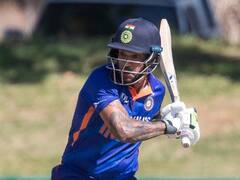 IND vs WI: छठी बार नर्वस नाइंटीज का शिकार हुए धवन, फिफ्टी जड़ने वाले सबसे उम्रदराज भारतीय कप्तान भी बने