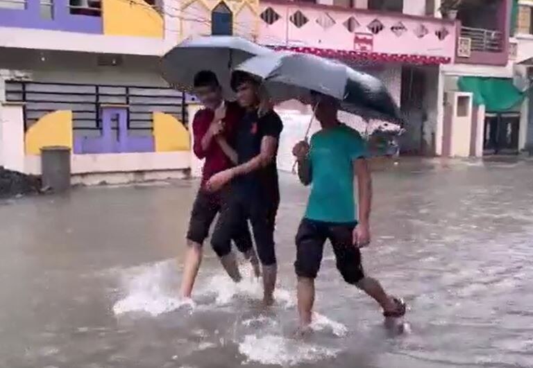 Nanded Rain : तीन दिवसानंतर नांदेड जिल्ह्यात पुन्हा पावसाचा जोर वाढला, शेतकऱ्यांपुढं पिकं वाचवण्याचं संकट